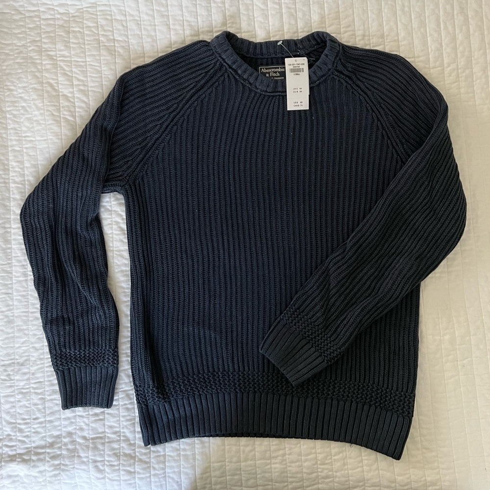 Abercrombie & Fitch sweater